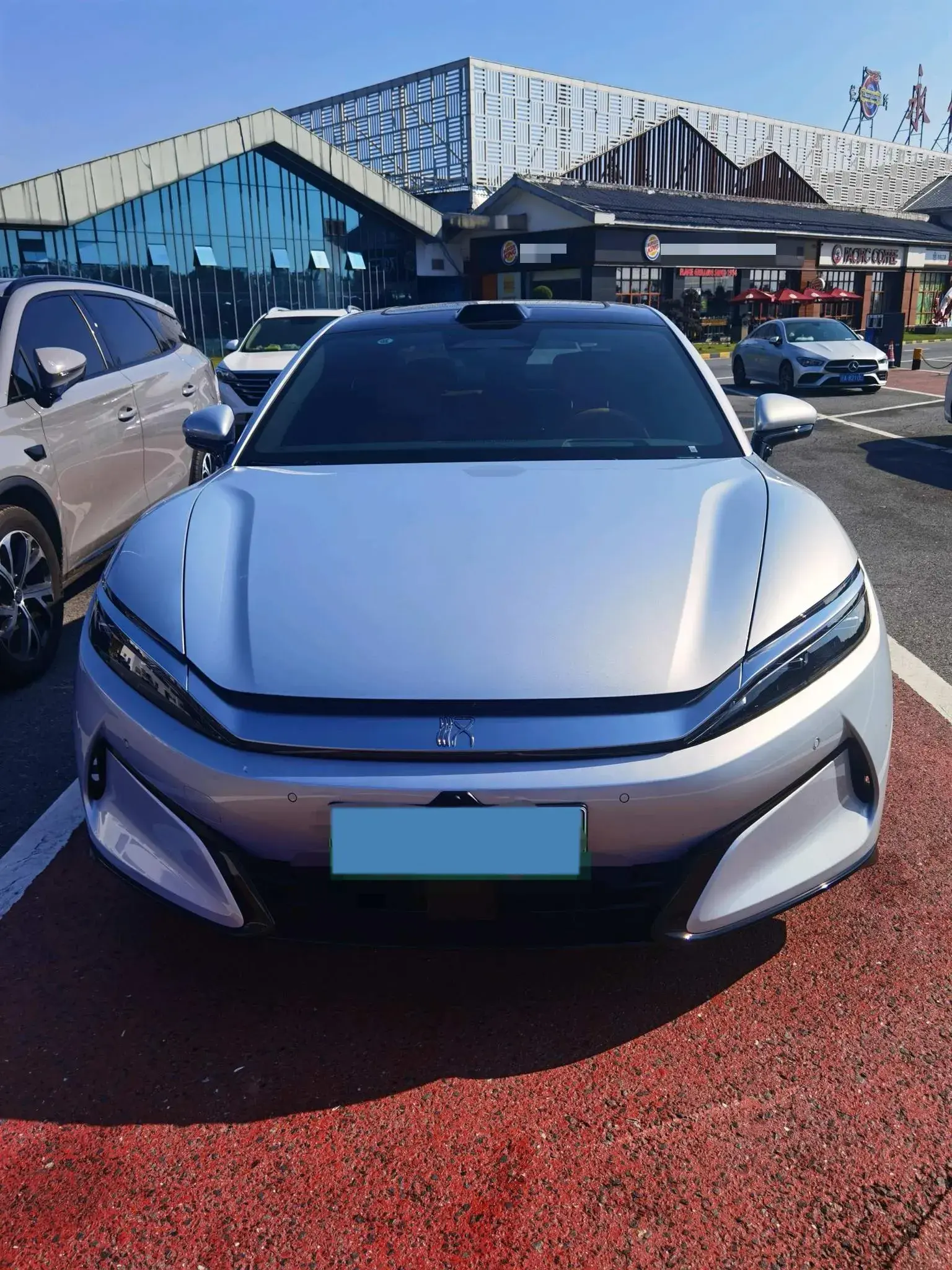 2025 BYD HANL thumbnail 2