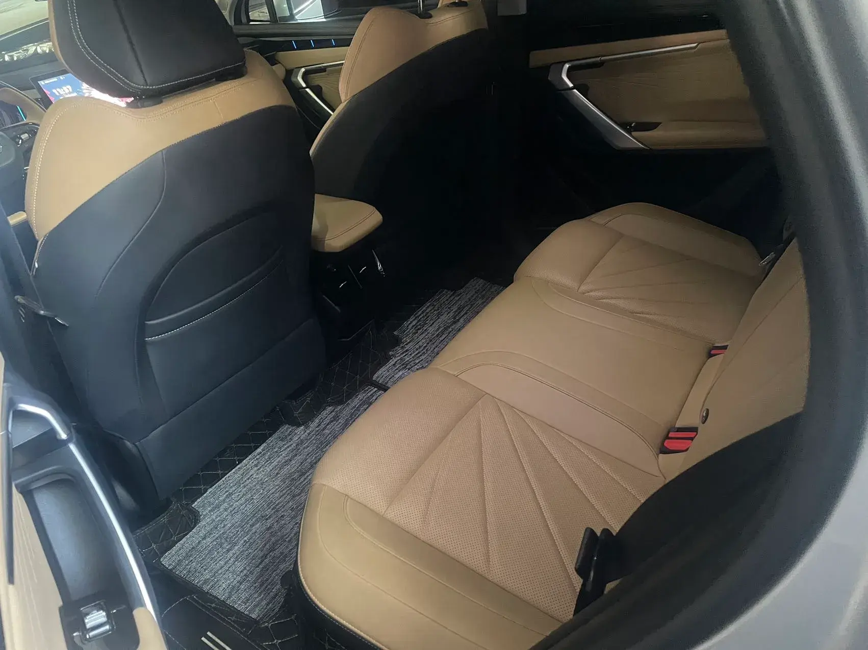 2024 GEELY STARRAY thumbnail 4