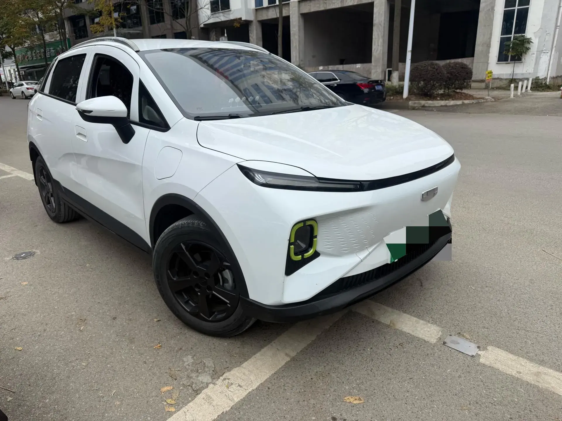 2022 GEOMETRY E thumbnail 2