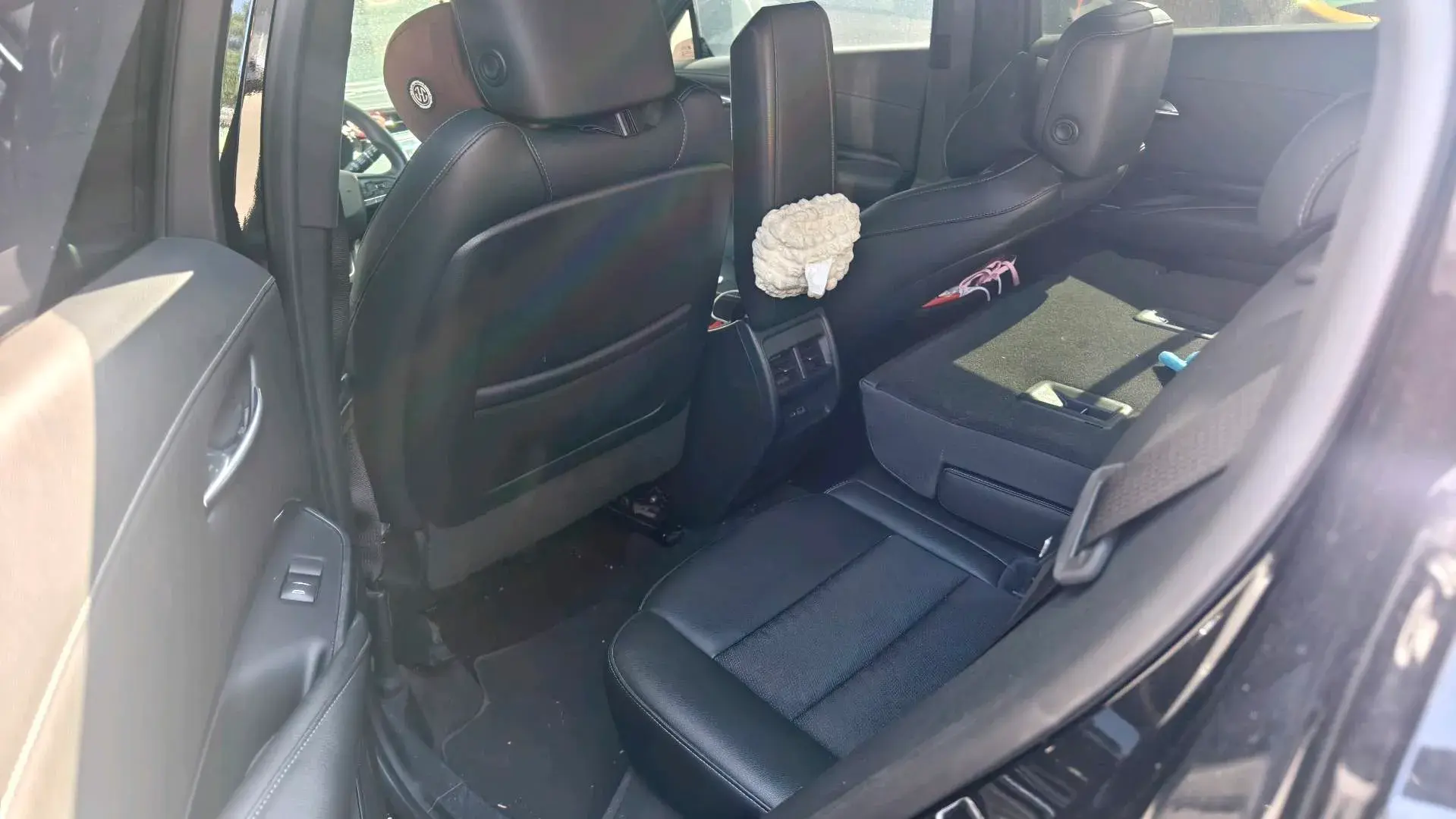 2021 CADILLAC XT4 thumbnail 3