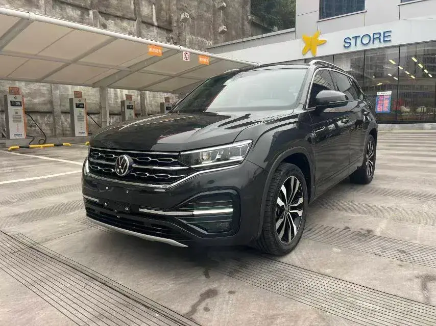 2022 VOLKSWAGEN TAYRON view 1