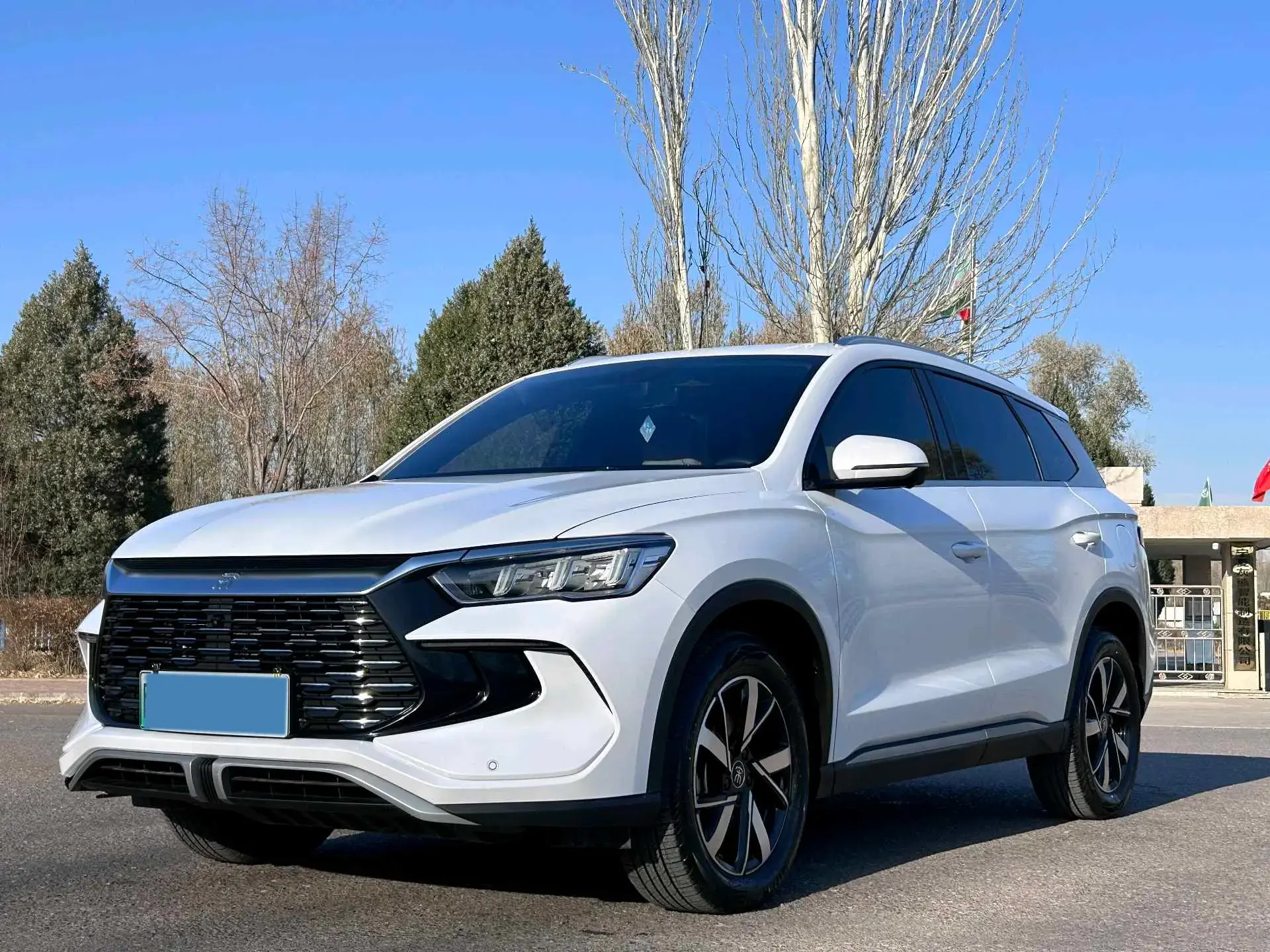 2024 BYD SONG view 1