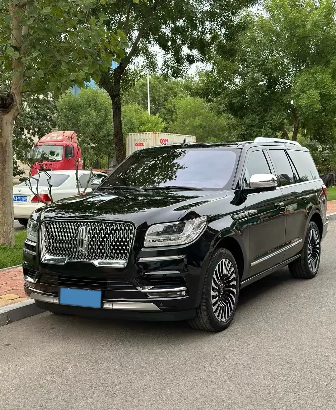 2020 LINCOLN NAVIGATOR view 1