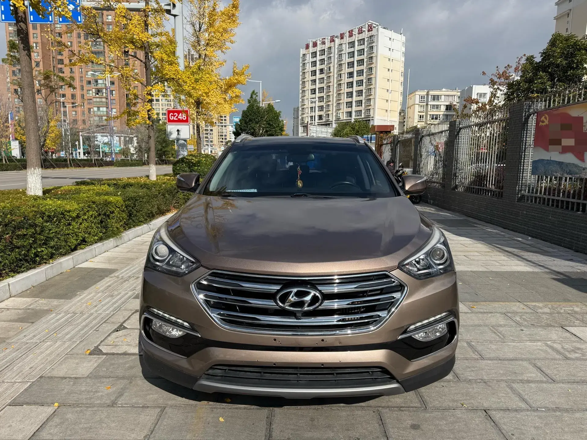 2017 HYUNDAI SANTAFE thumbnail 2