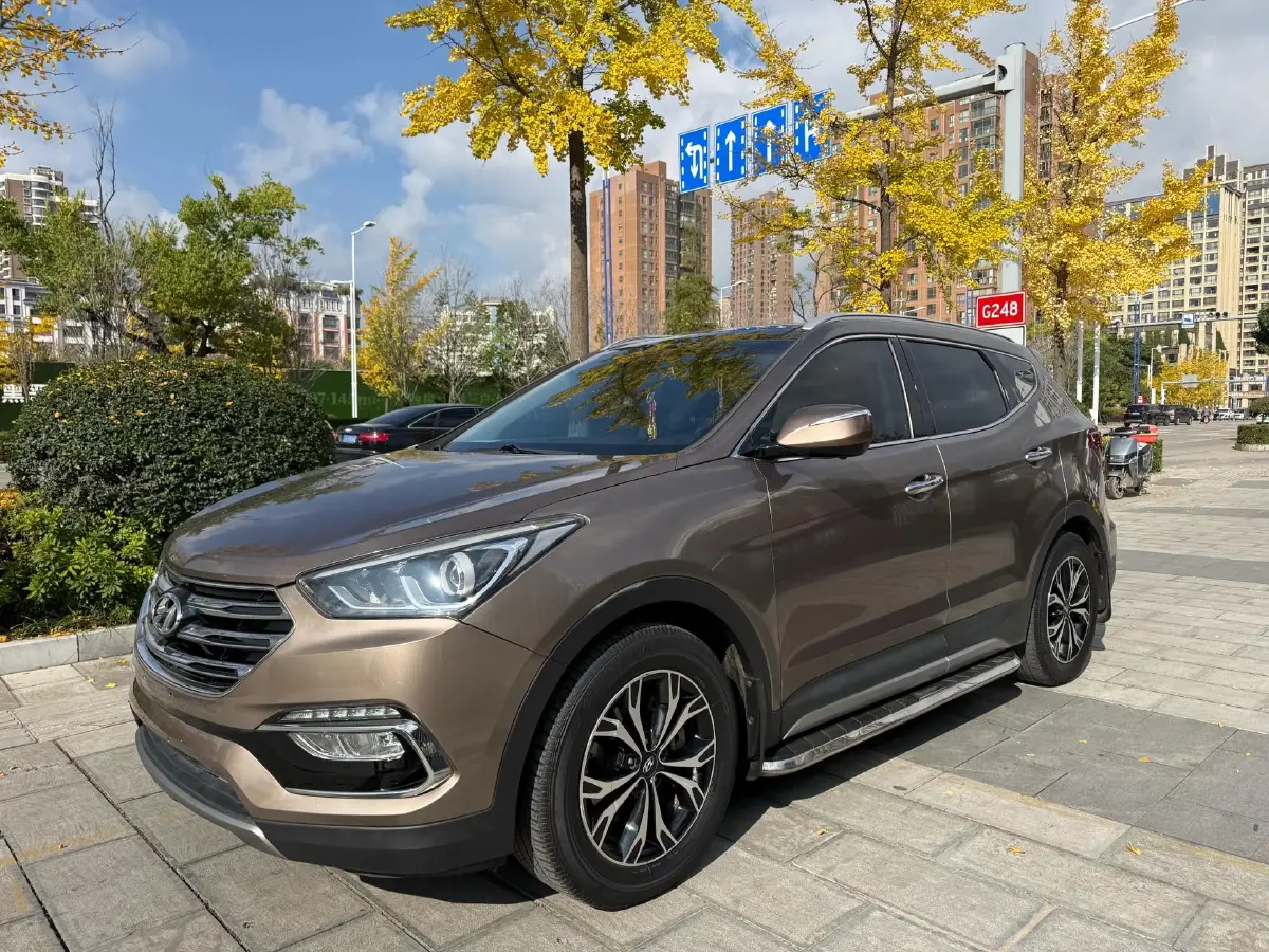 2017 Hyundai Santafe 2.0T 245HP L4 6AT
