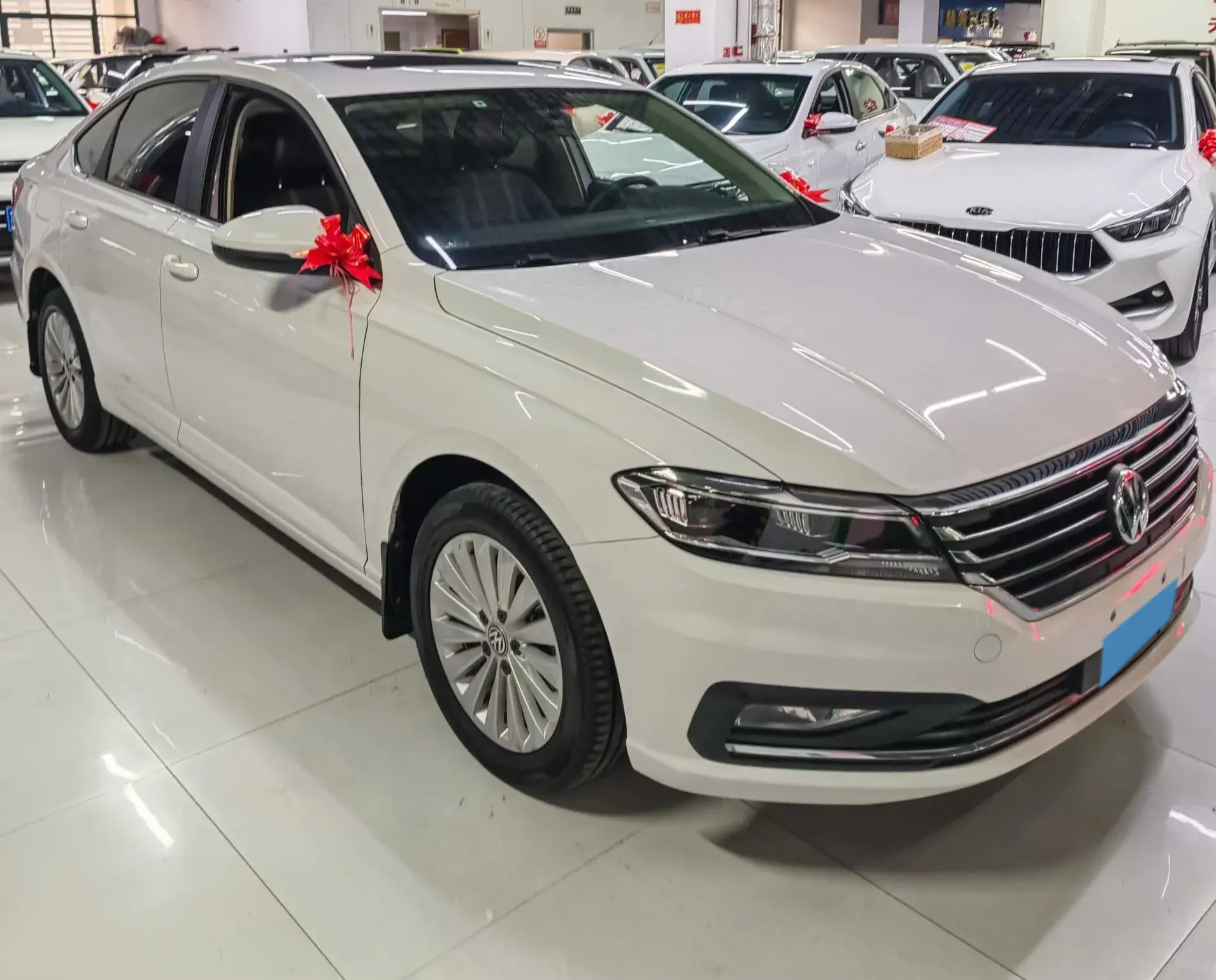 2019 VOLKSWAGEN LAVIDA thumbnail 3