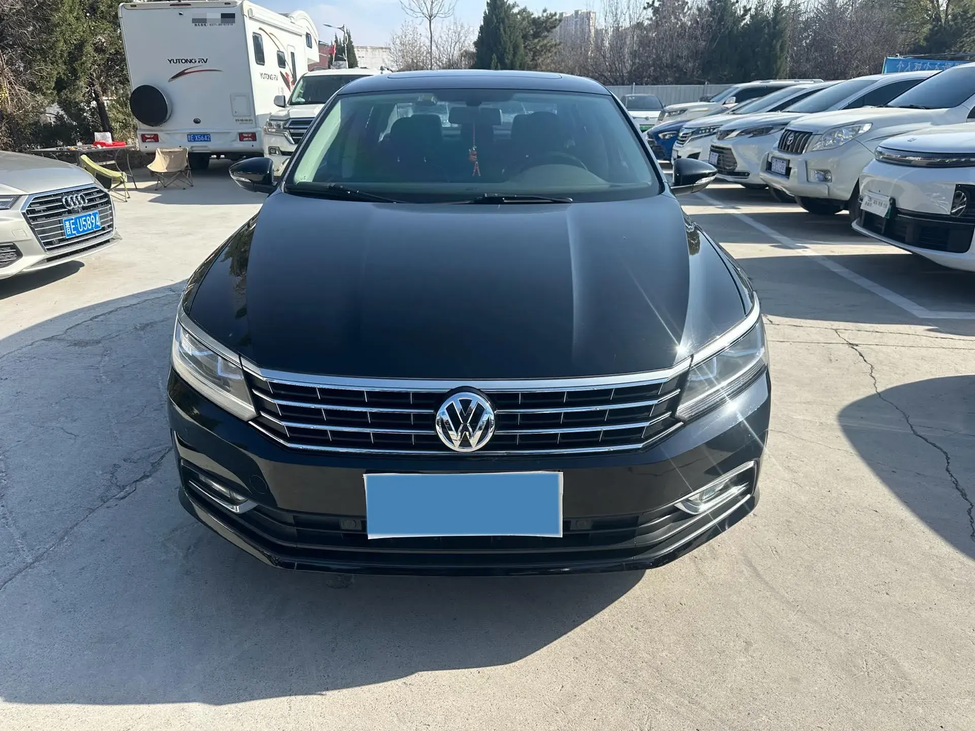 2017 VOLKSWAGEN PASSAT thumbnail 2