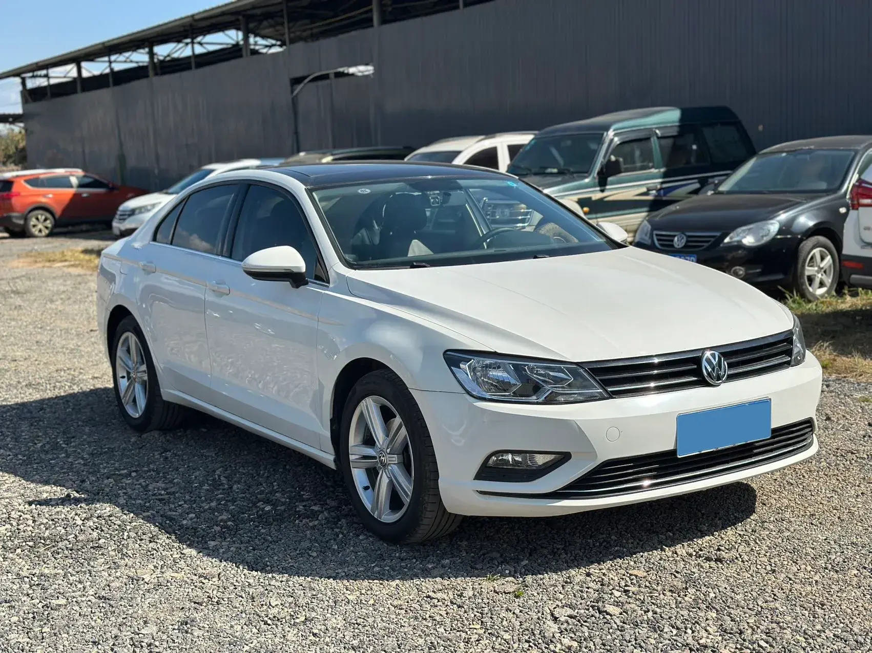 2018 VOLKSWAGEN LAMANDO thumbnail 2