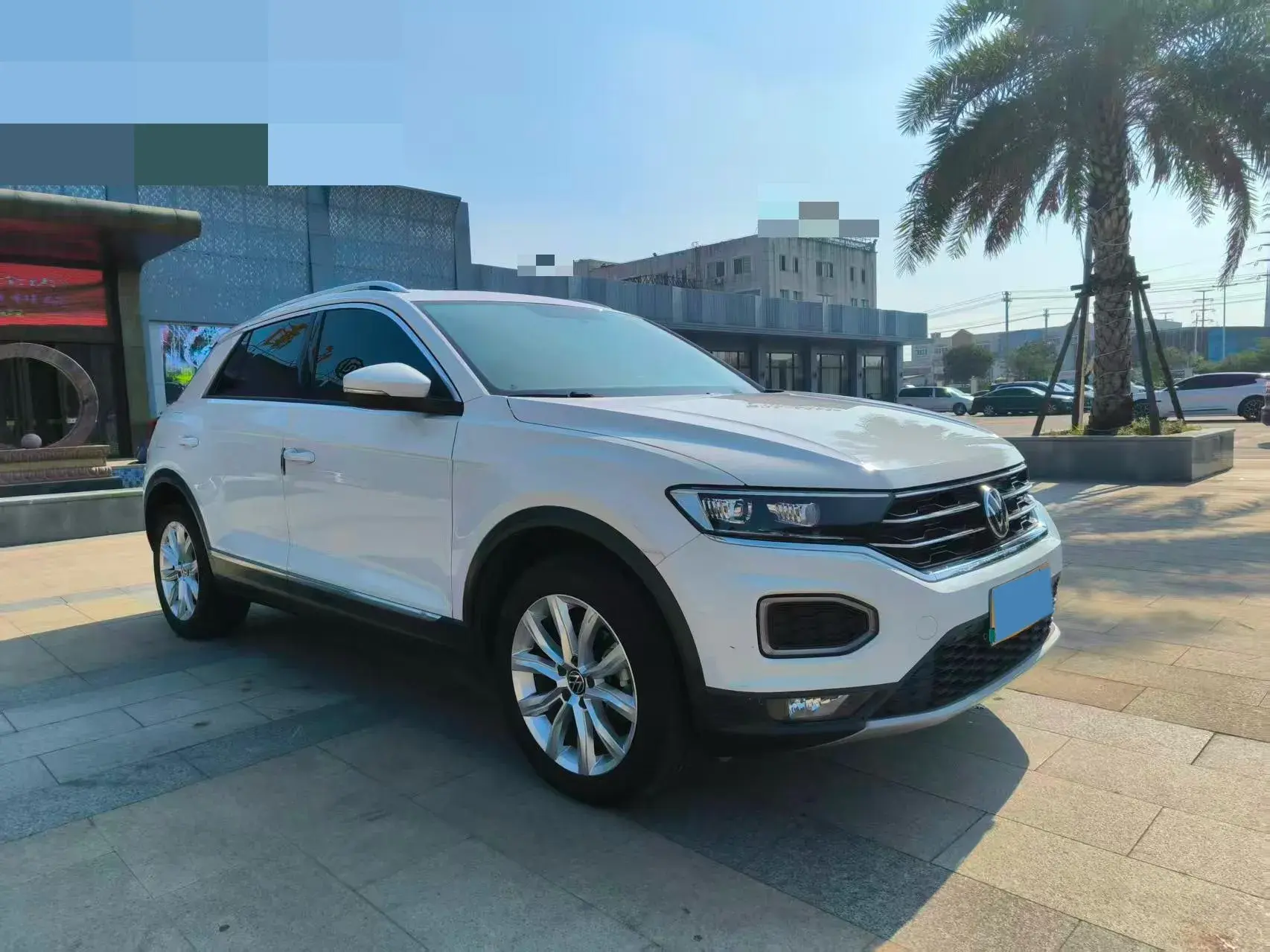 2022 VOLKSWAGEN T-ROC thumbnail 2