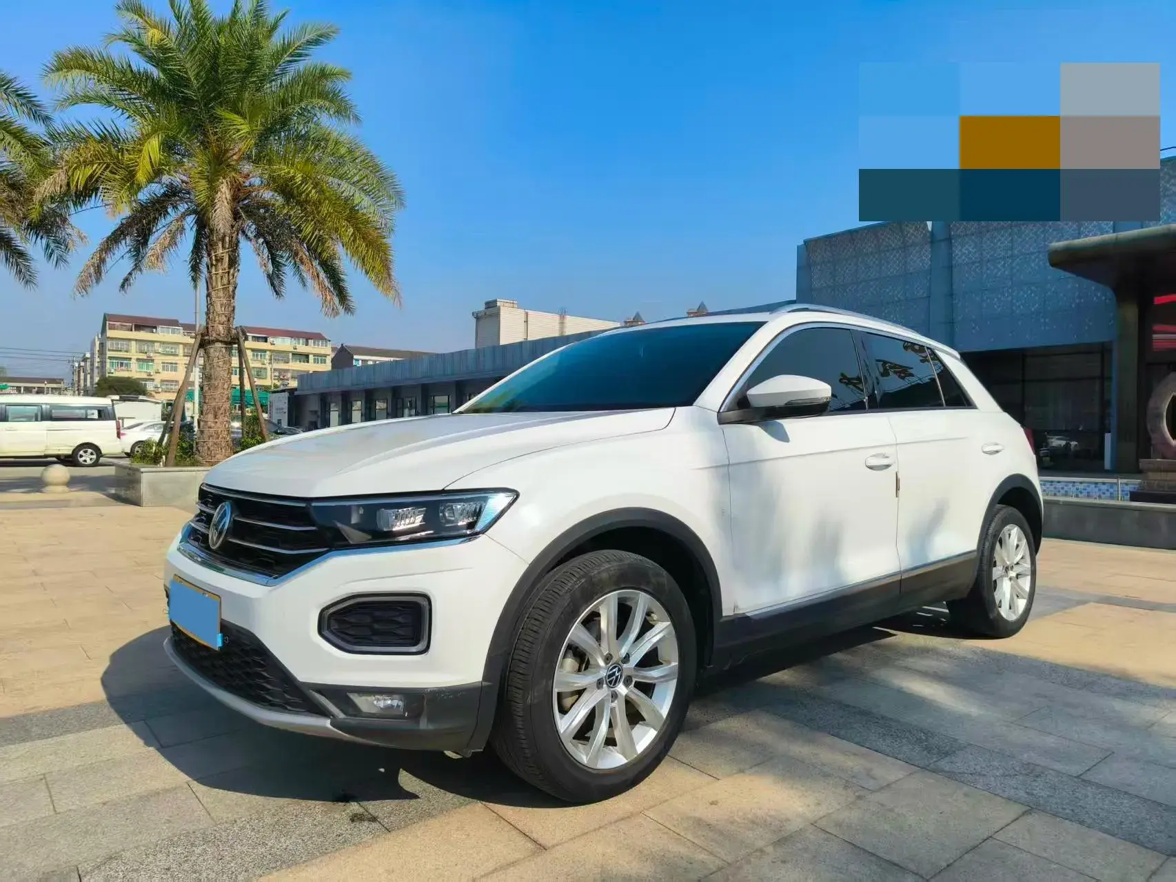 2022 VOLKSWAGEN T-ROC view 1