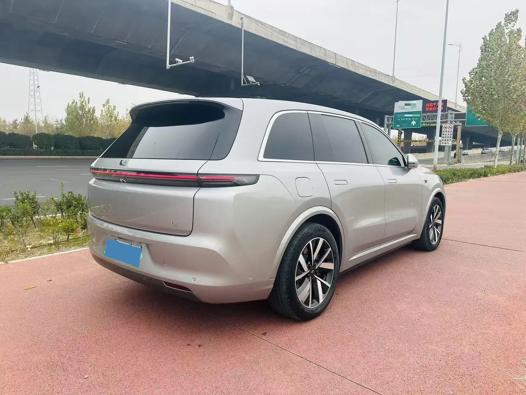 2023 LI L8 thumbnail 4