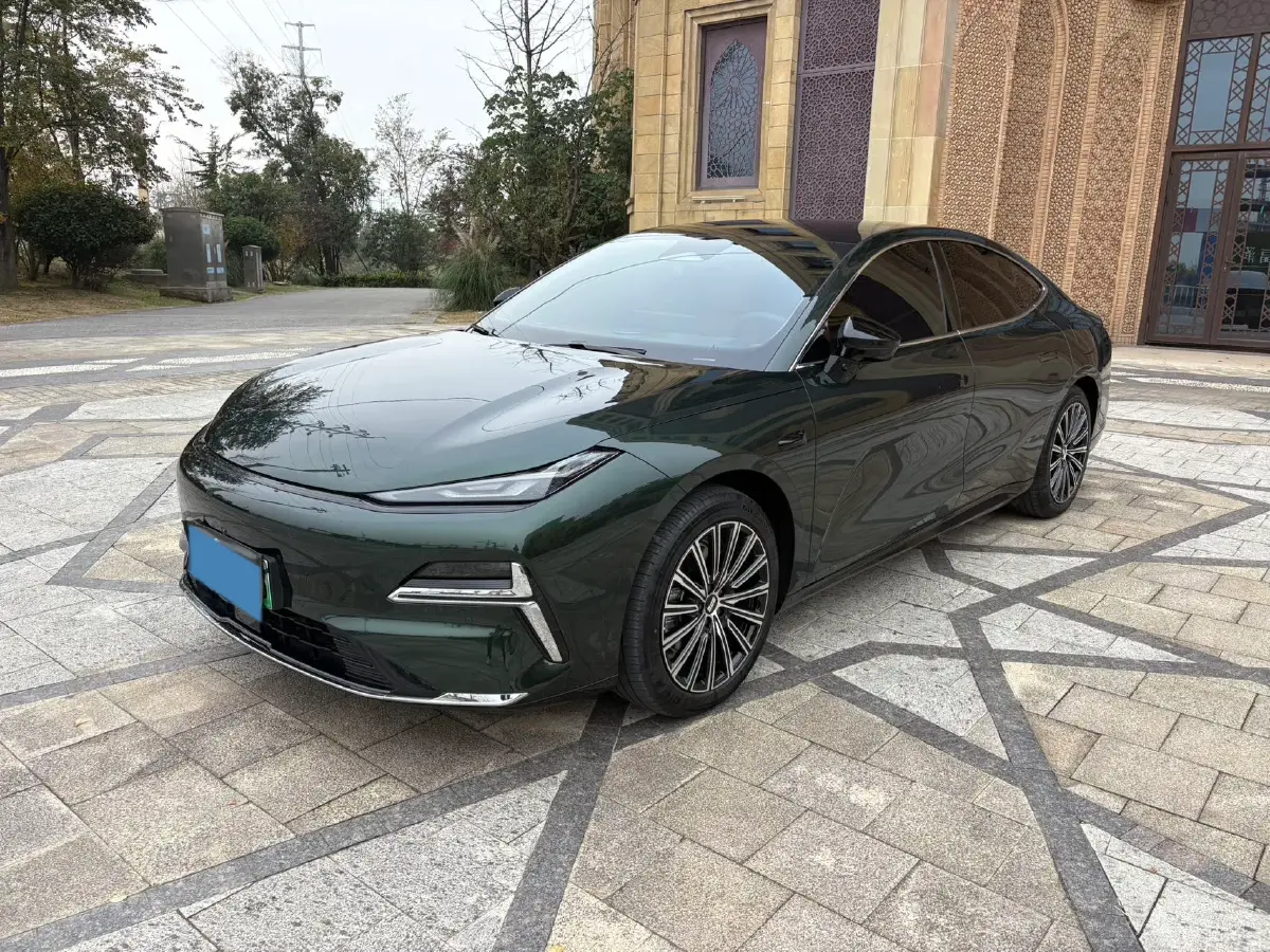 2025 Geely Galaxy Starshine 8 1.5L 112HP L4 1DHT PHEV