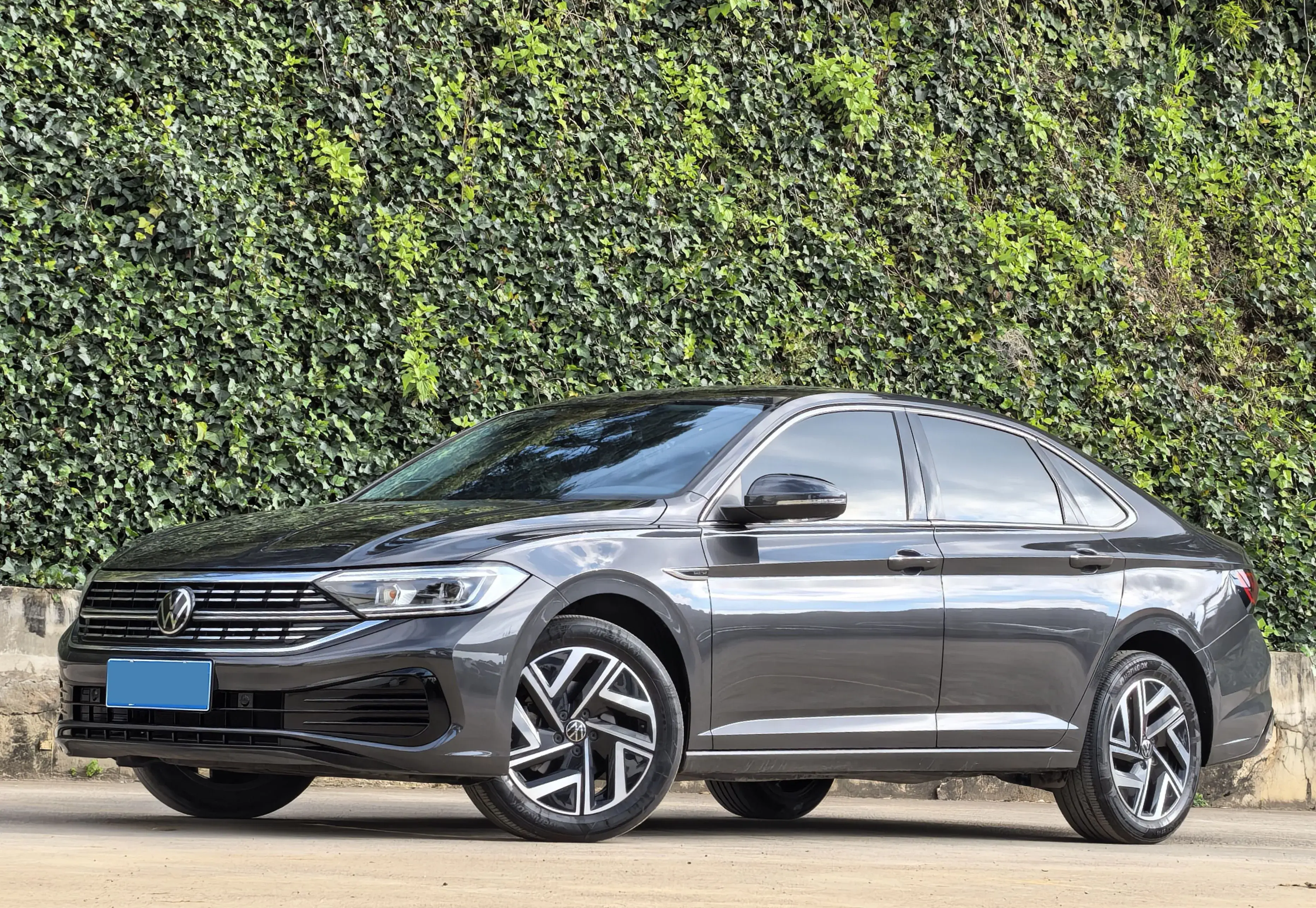 2023 VOLKSWAGEN SAGITAR view 1