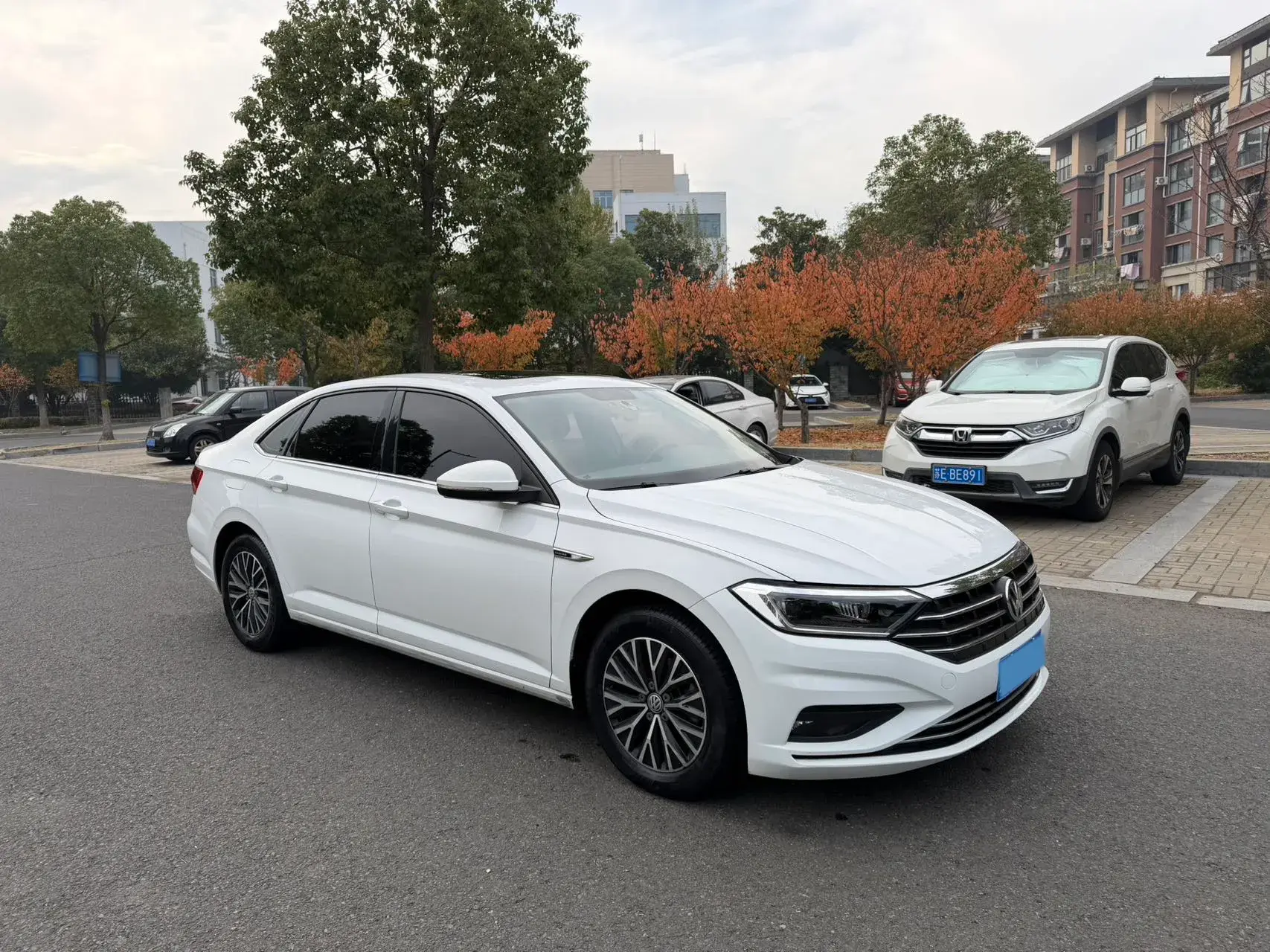 2020 VOLKSWAGEN SAGITAR thumbnail 3