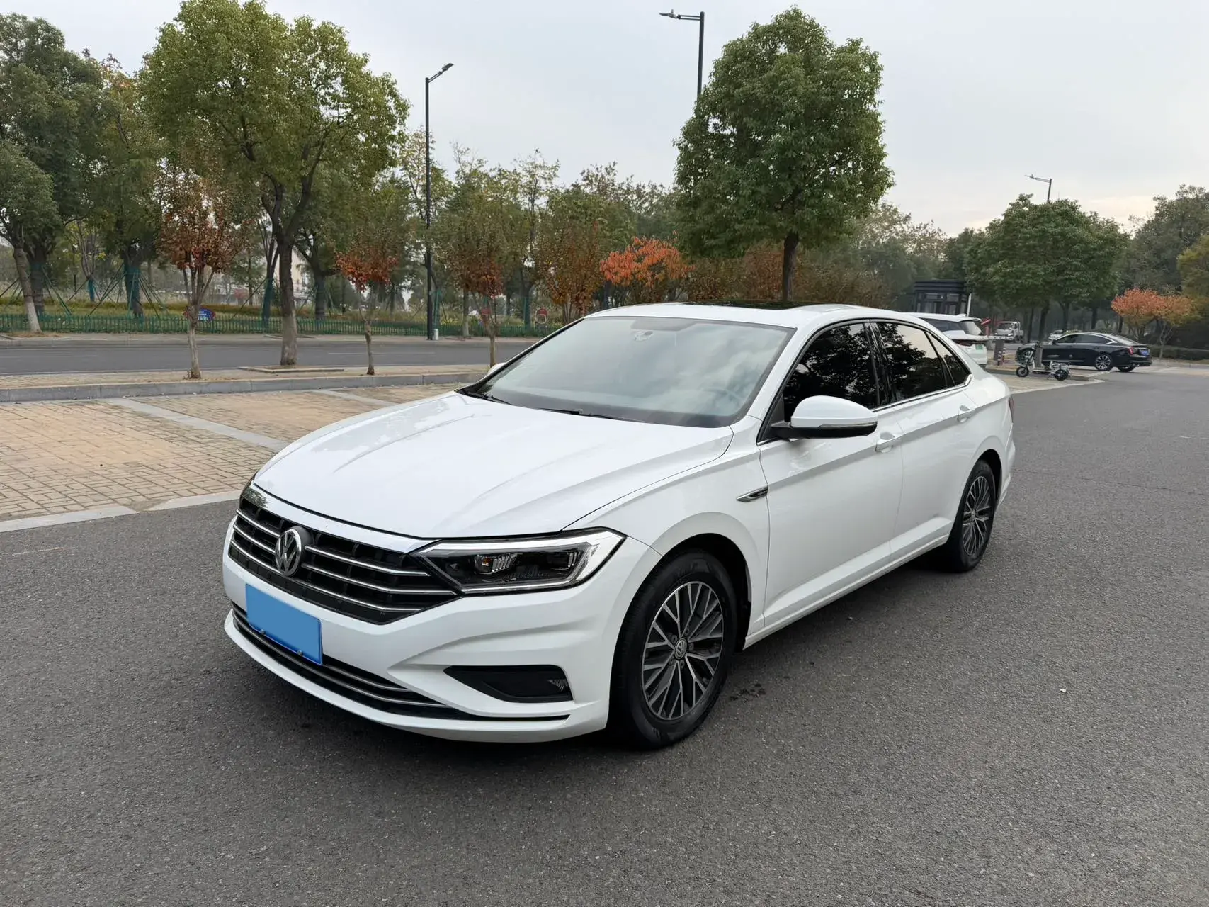 2020 VOLKSWAGEN SAGITAR view 1