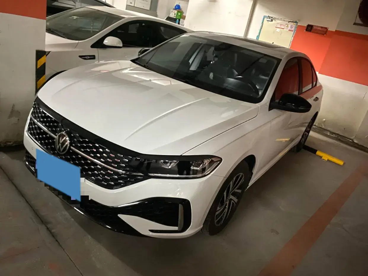 2024 VOLKSWAGEN LAVIDA view 1