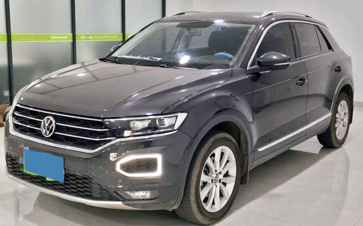 2022 VOLKSWAGEN T-ROC view 1