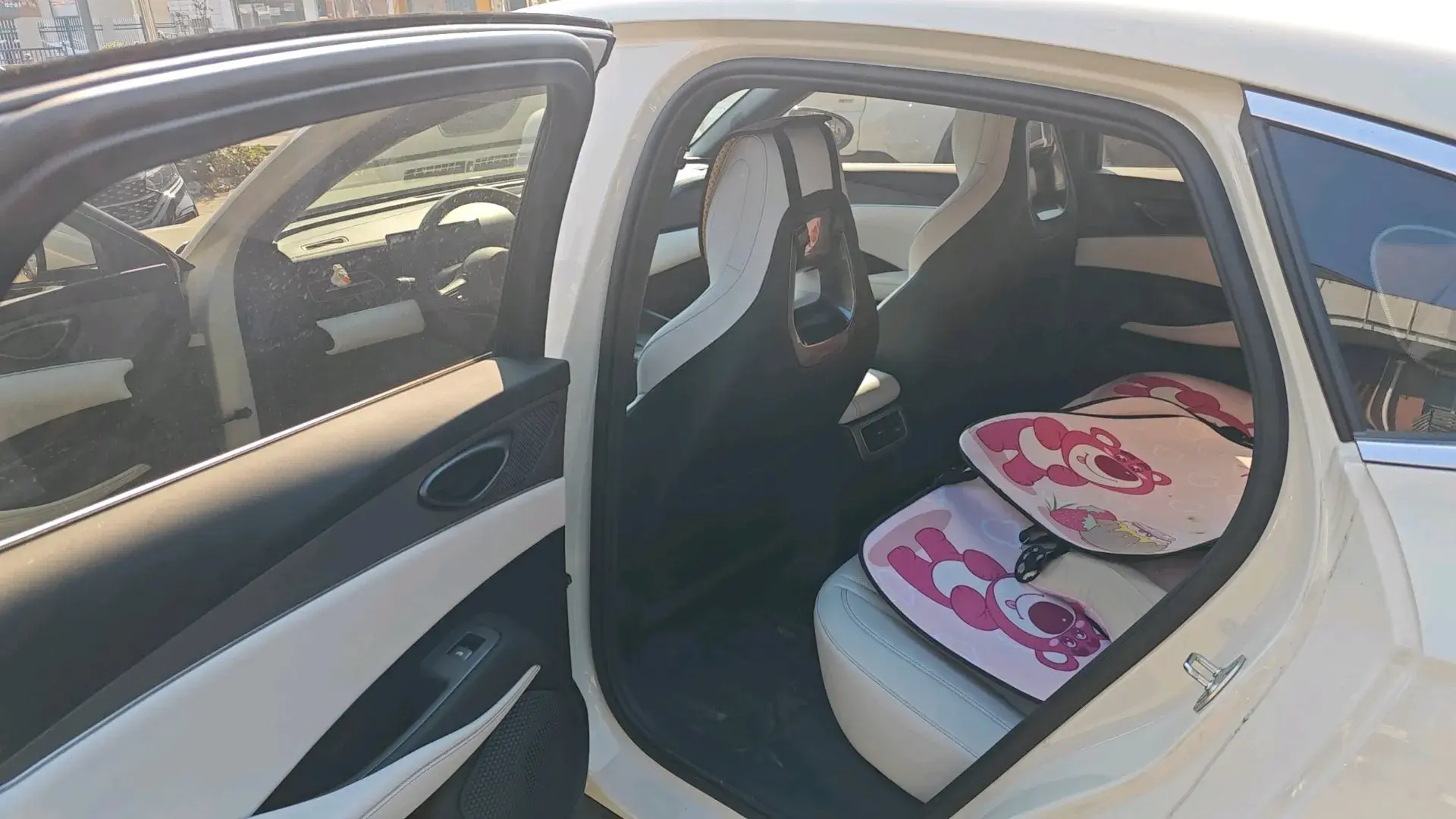 2024 BYD SEAL thumbnail 4