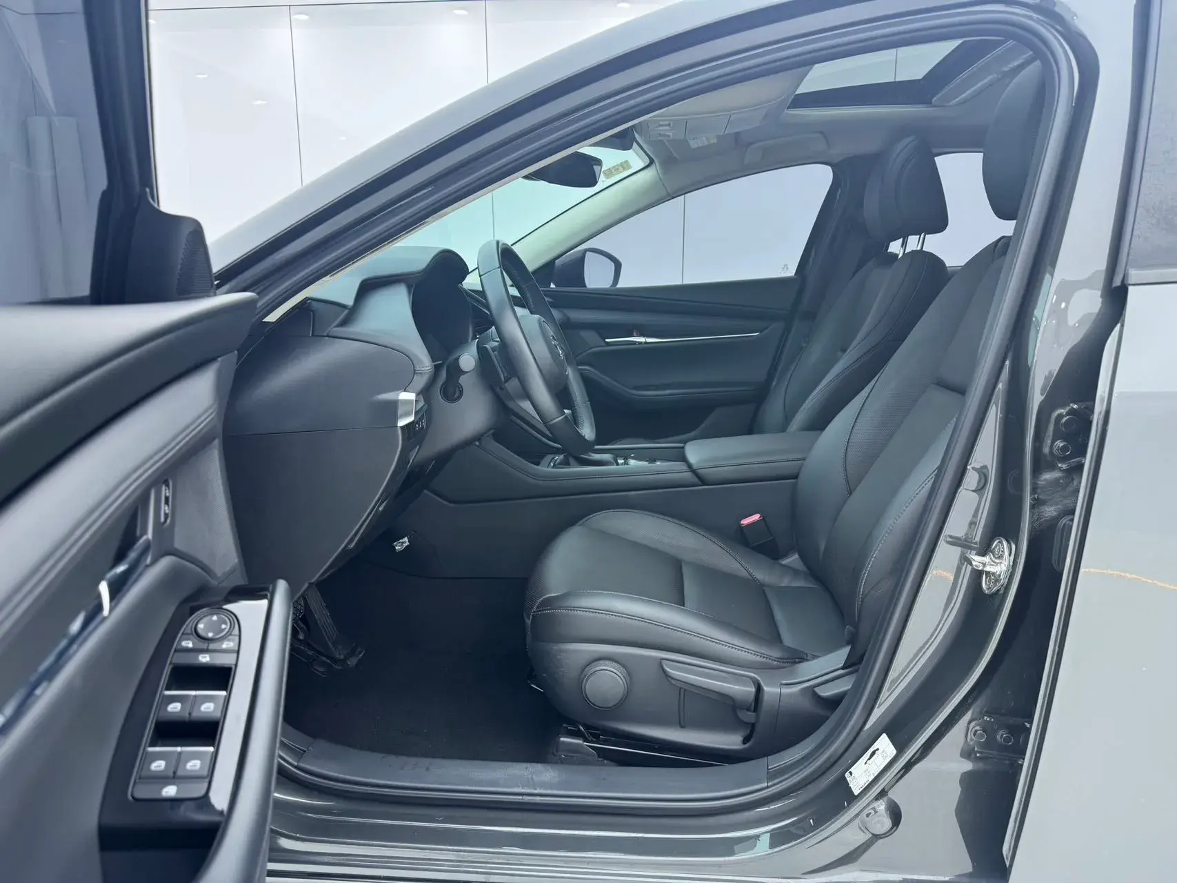 2021 MAZDA 3 thumbnail 4