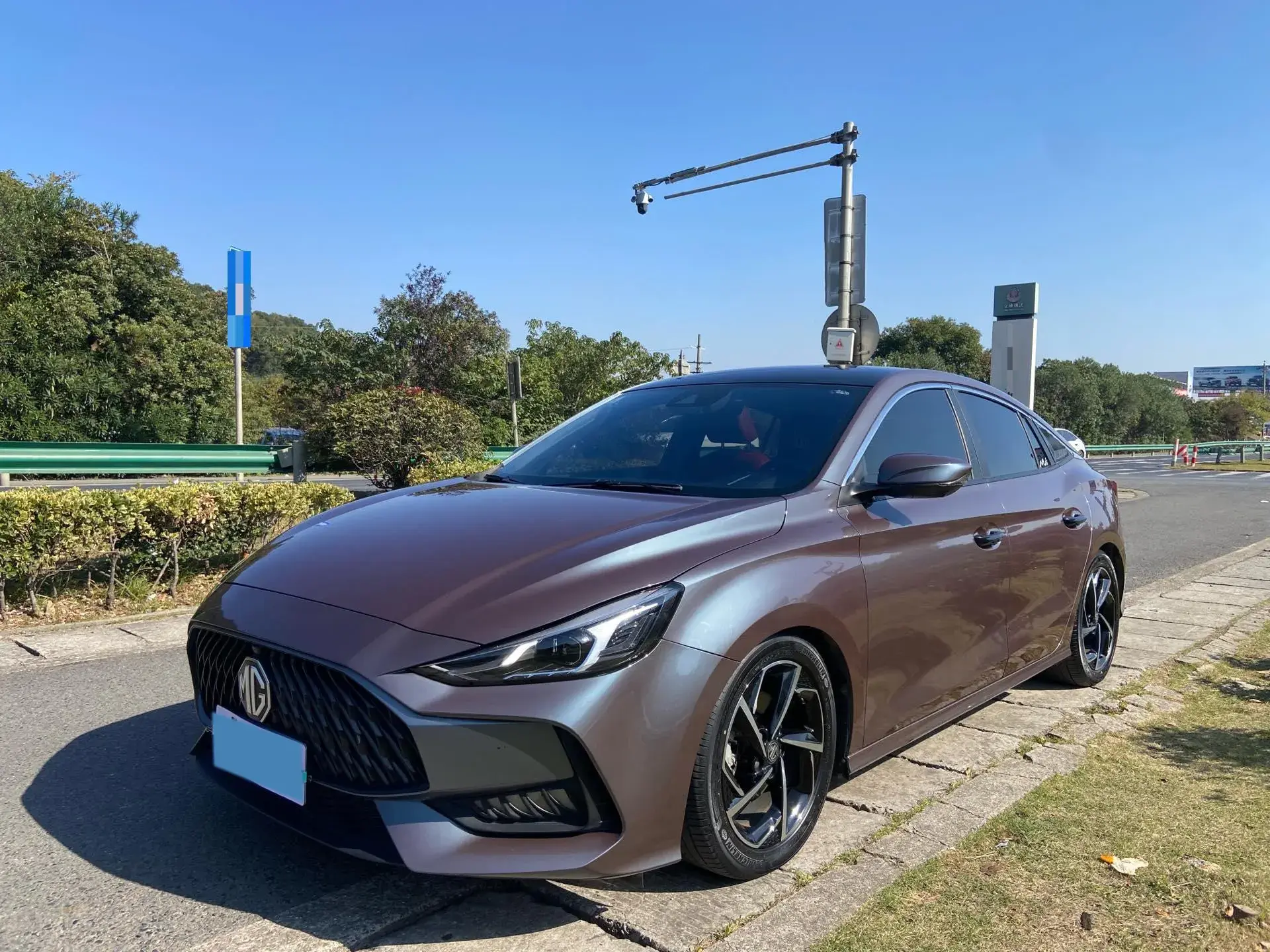 2021 MG 5 view 1