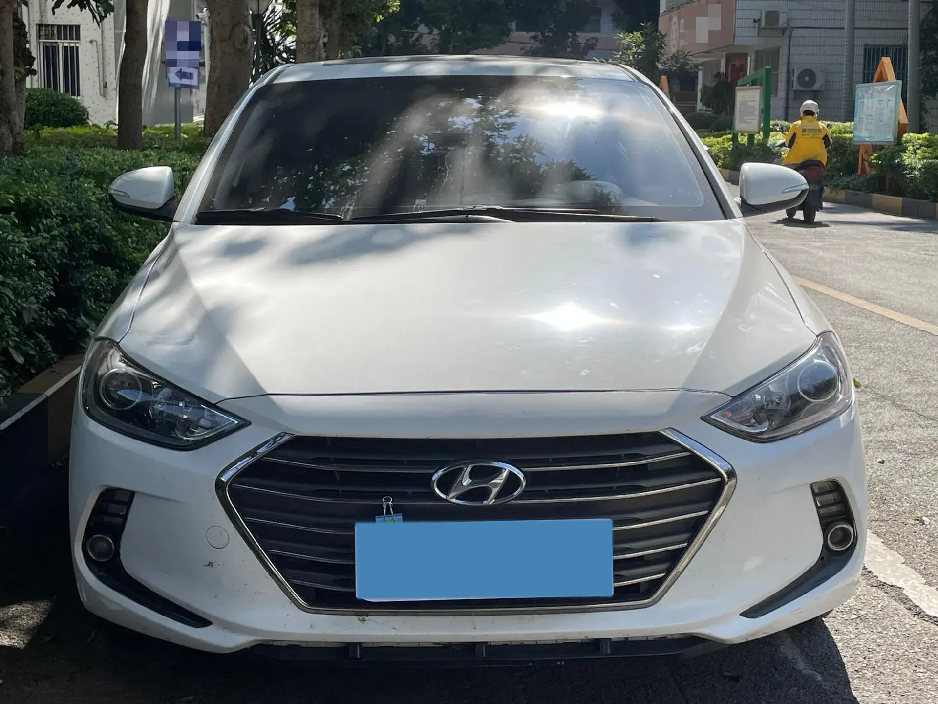 2016 HYUNDAI ELANTRA thumbnail 3
