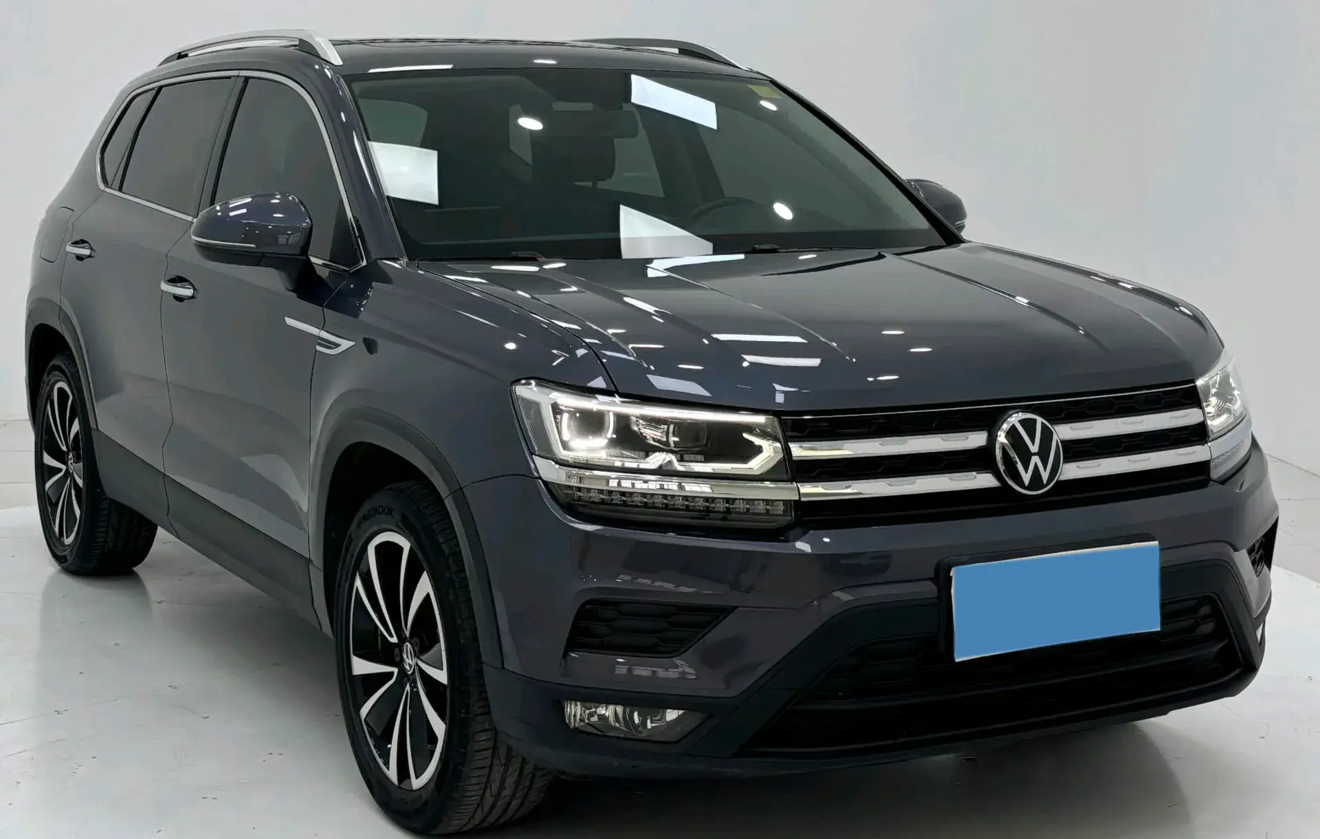 2021 VOLKSWAGEN THARU thumbnail 3