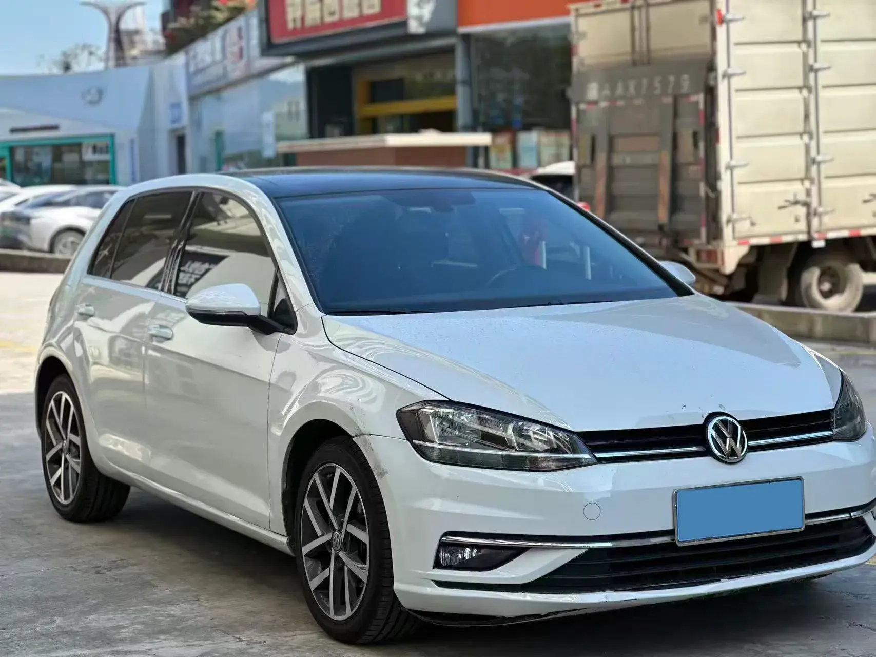 2020 VOLKSWAGEN GOLF thumbnail 3