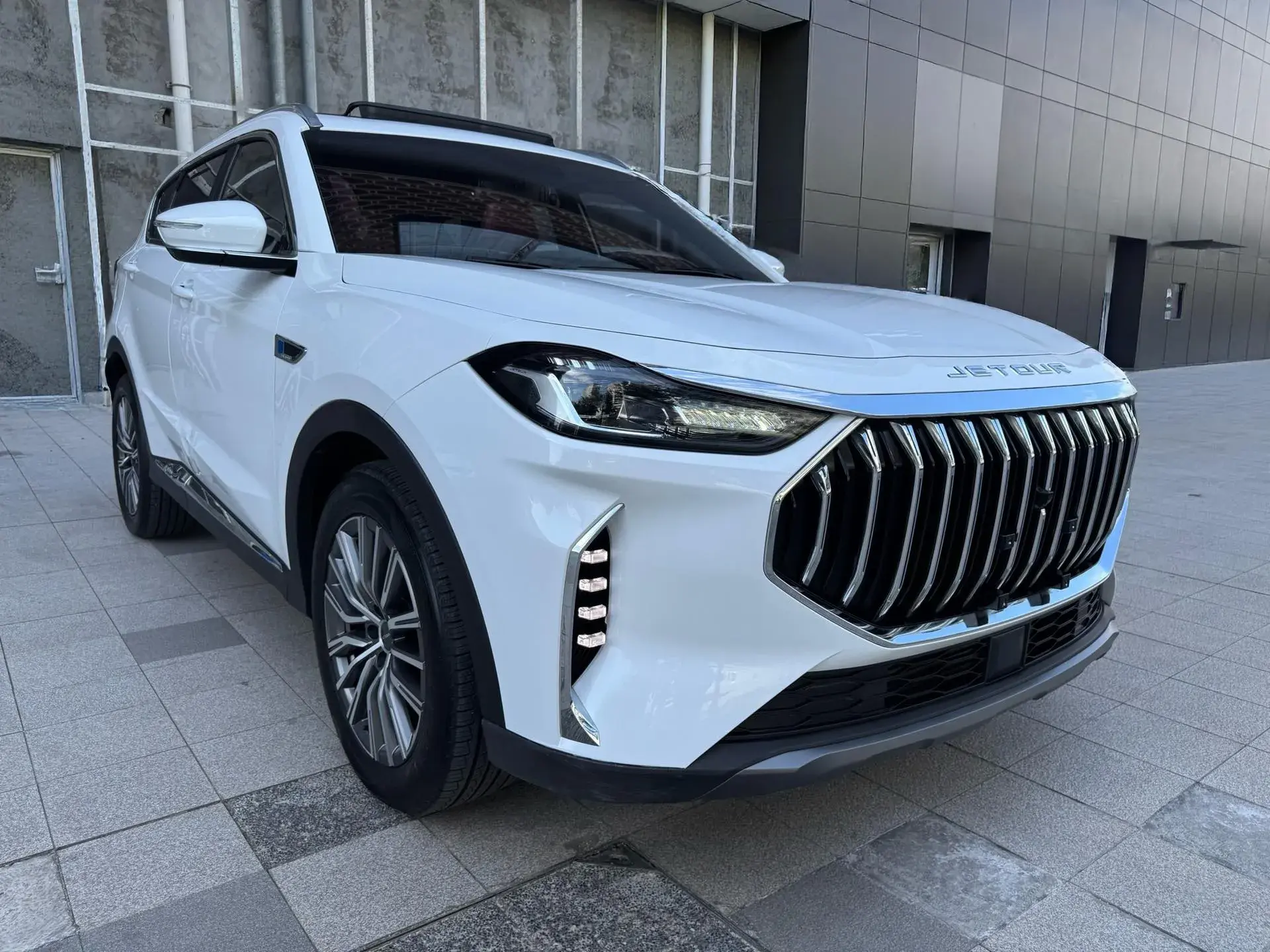 2023 JETOUR X70 thumbnail 4