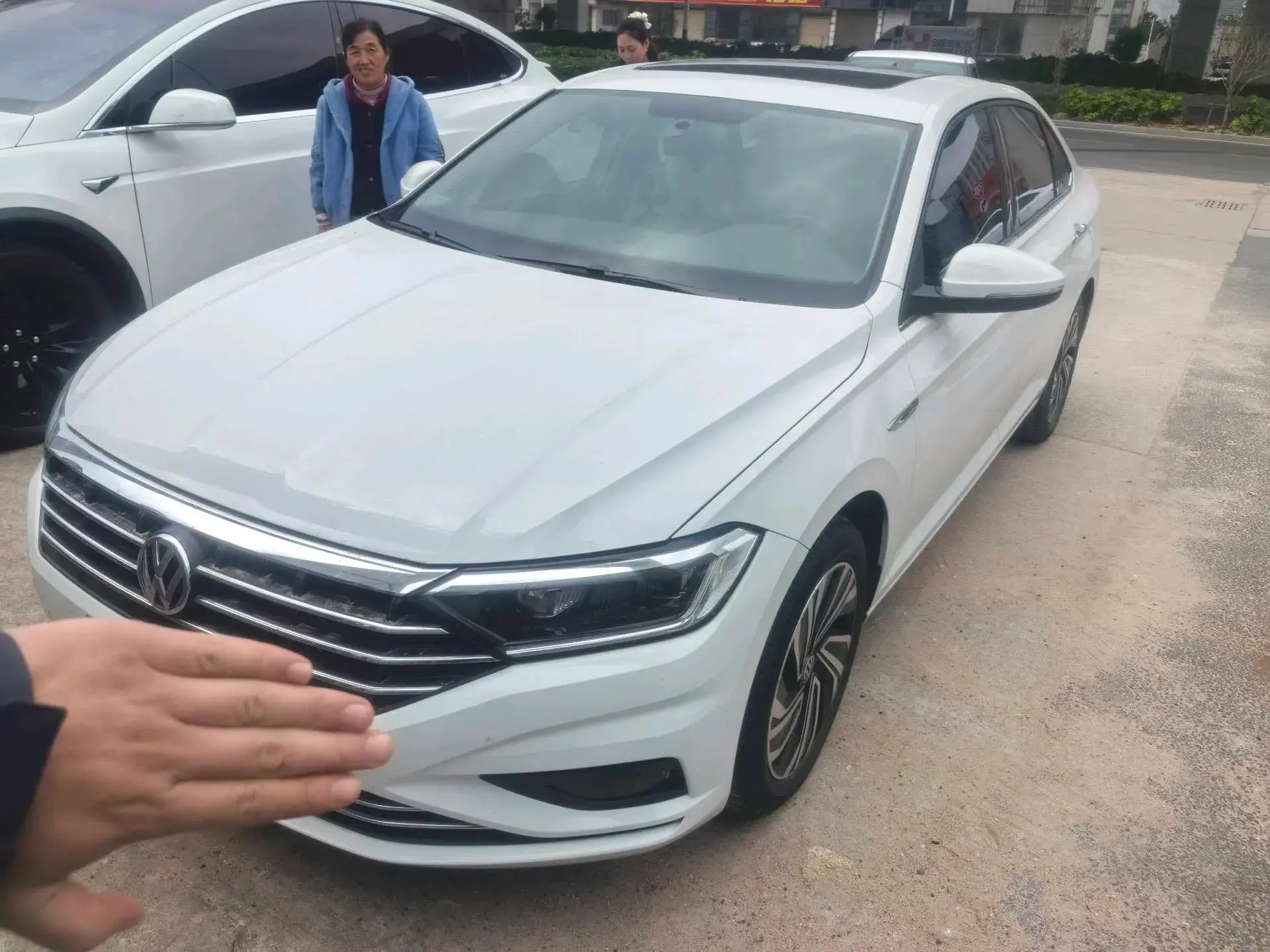 2021 VOLKSWAGEN SAGITAR view 1