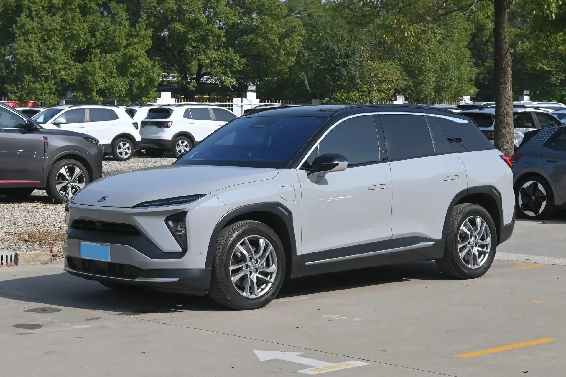 2020 NIO ES6 view 1