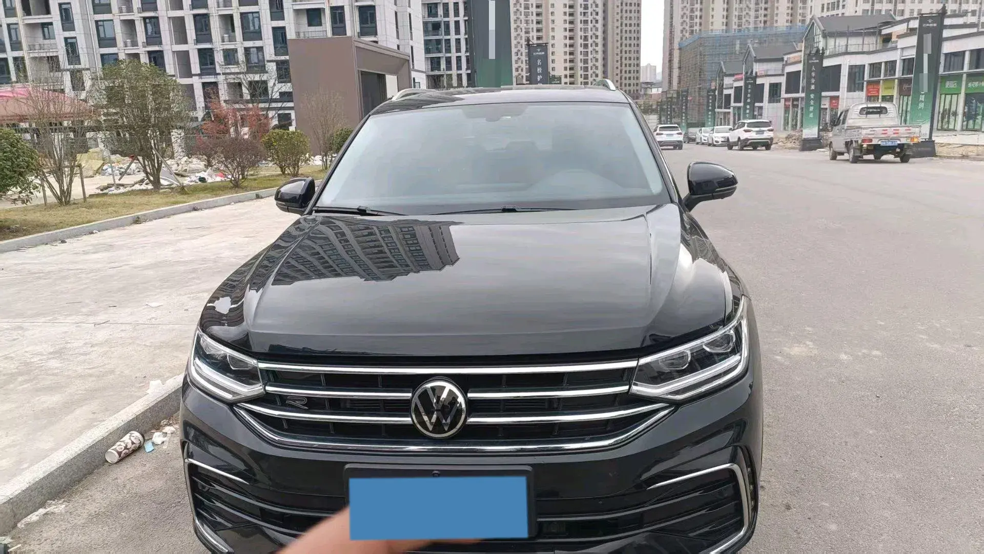 2024 VOLKSWAGEN TIGUAN thumbnail 2