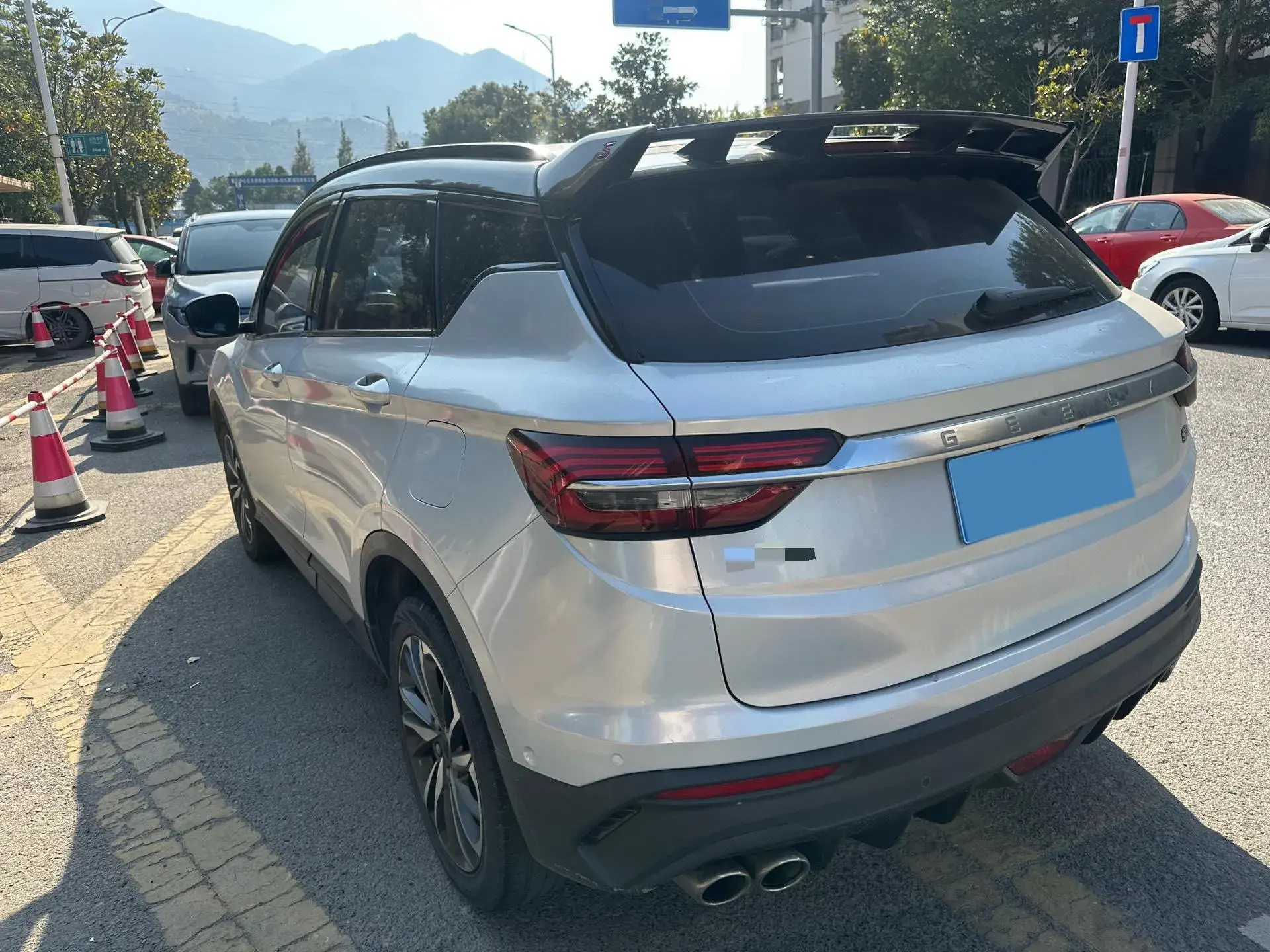 2019 GEELY COOLRAY thumbnail 3