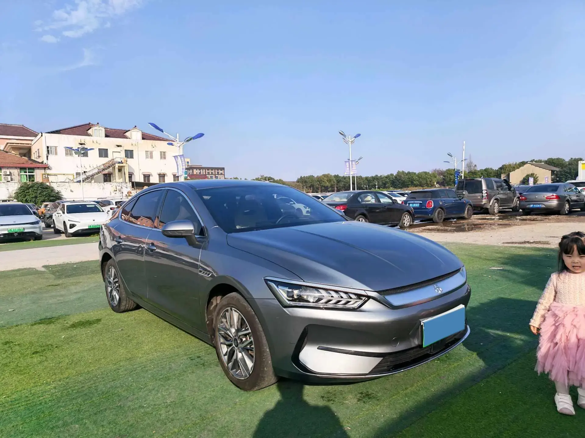 2023 BYD QIN thumbnail 3