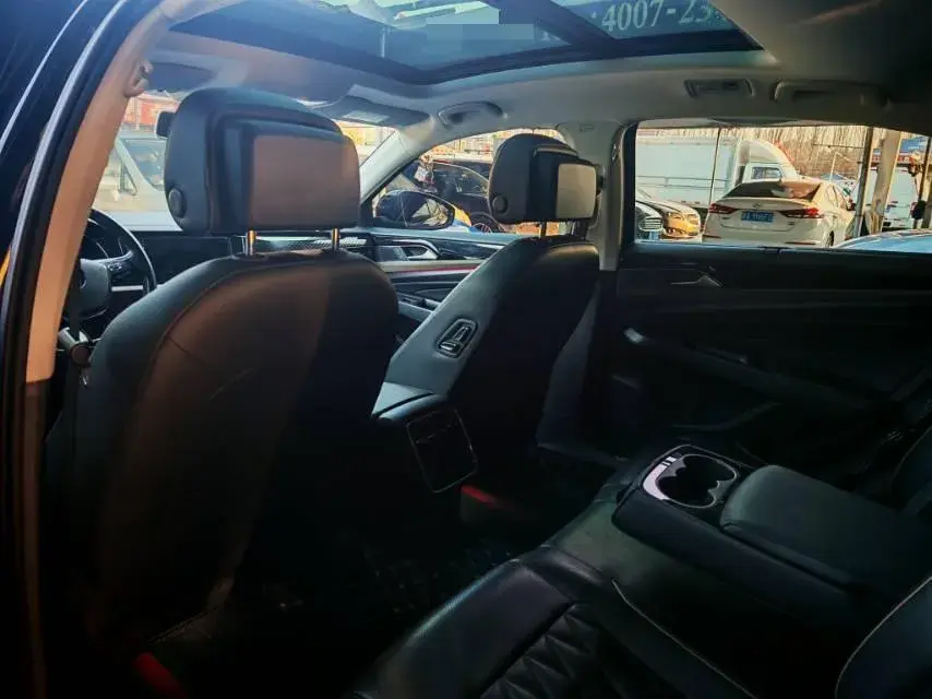 2019 VOLKSWAGEN PASSAT thumbnail 4