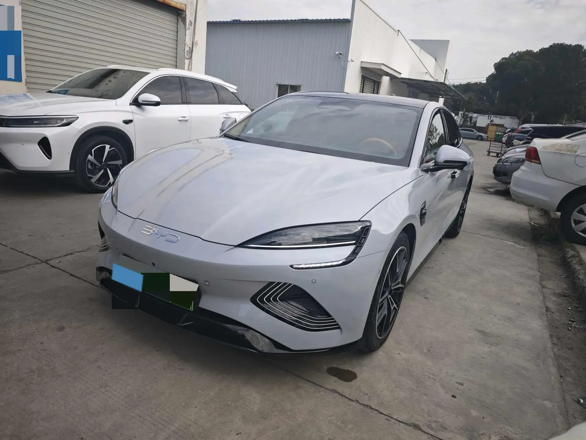 2025 BYD SEAL view 1