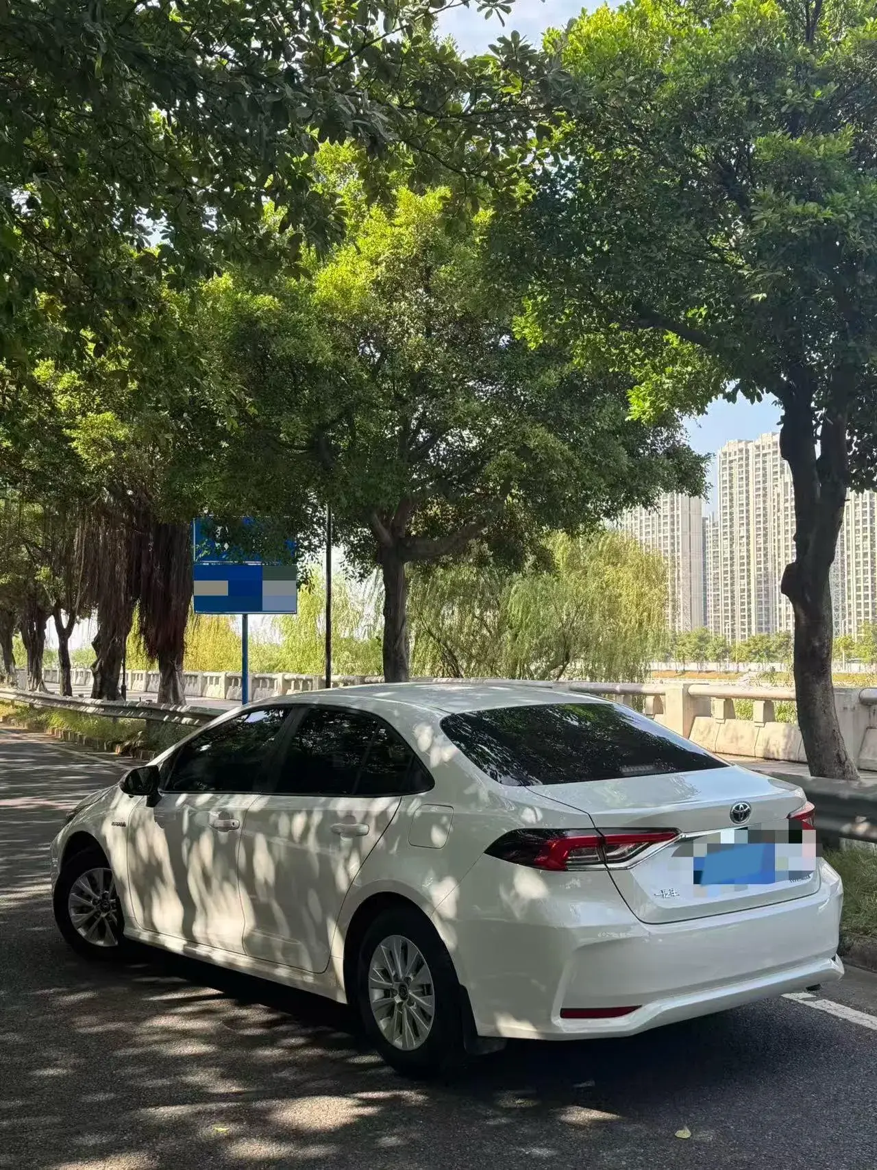 2023 TOYOTA COROLLA thumbnail 4