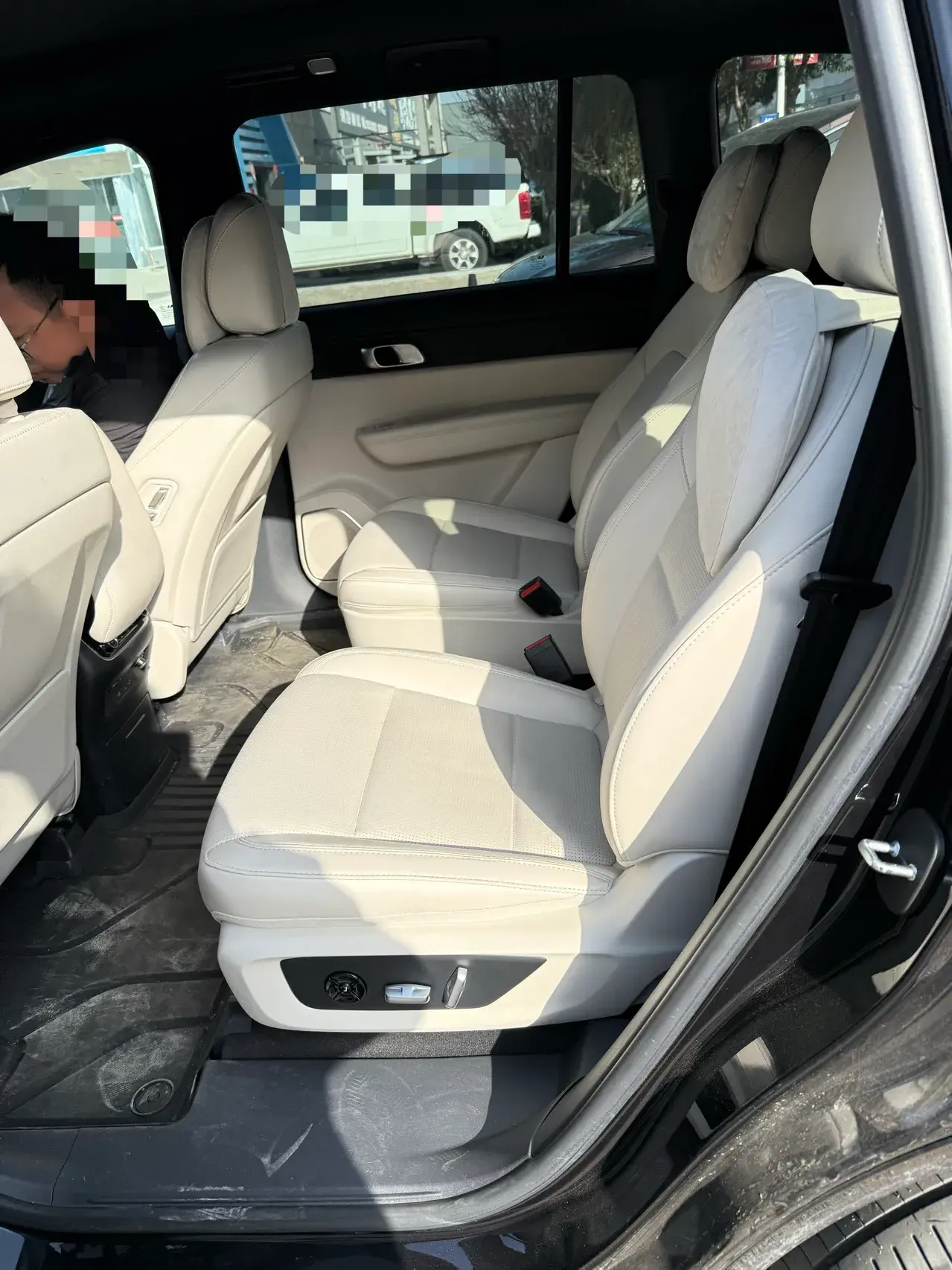 2021 LI ONE thumbnail 3