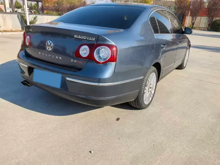 2011 VOLKSWAGEN MAGOTAN thumbnail 3