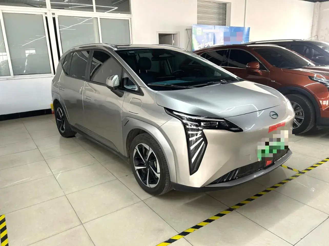 2024 AION Y thumbnail 3