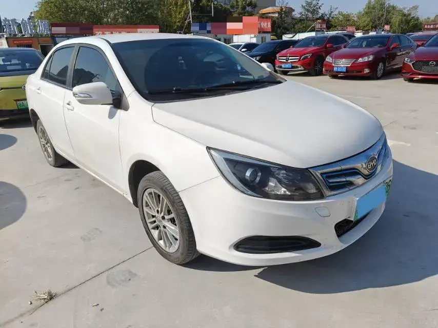 2018 BYD E5 thumbnail 3