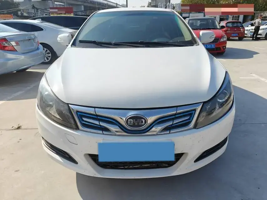 2018 BYD E5 thumbnail 2