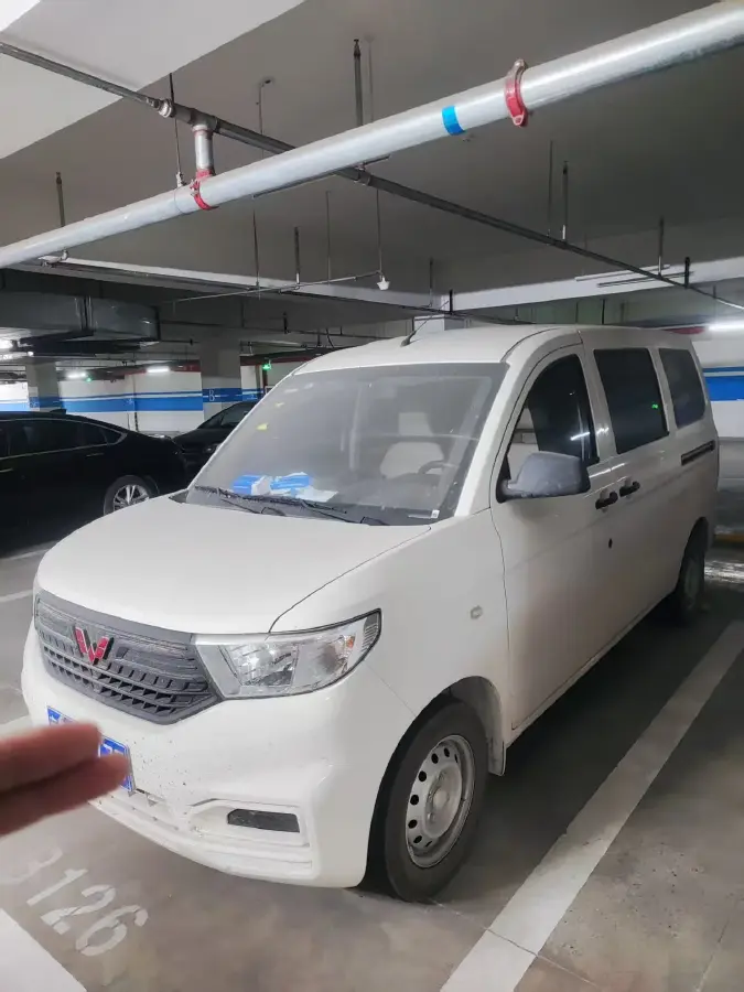 2022 WuLing HongGuang V 1.5L 99HP L4 6MT