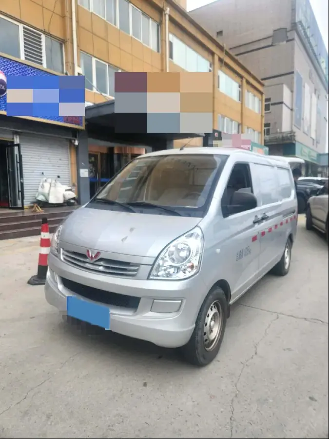 2022 WuLing RongGuang S 1.2L 76HP L4 5MT