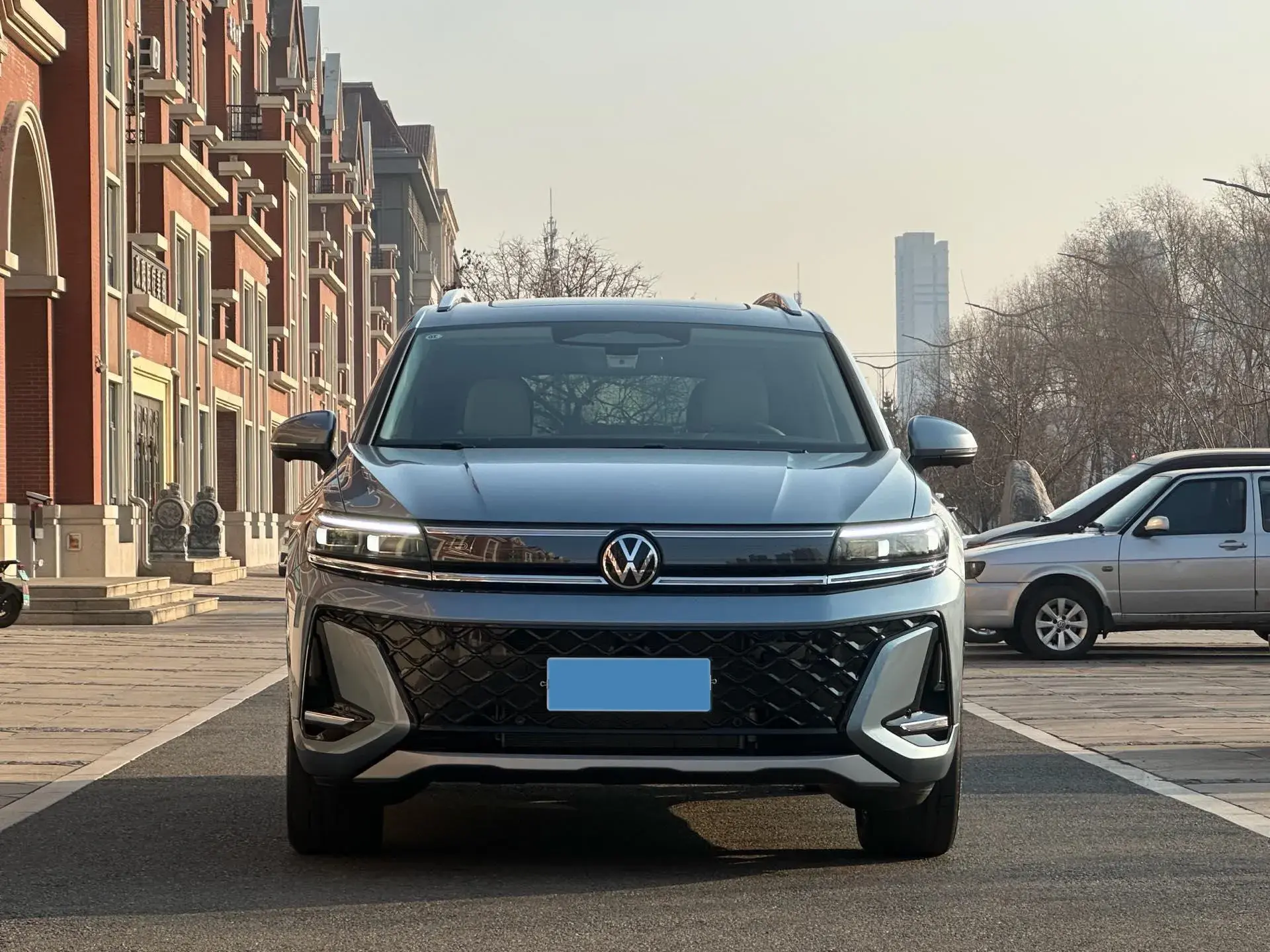 2023 VOLKSWAGEN TALAGON thumbnail 2