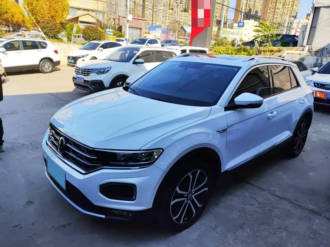 2021 VOLKSWAGEN T-ROC view 1