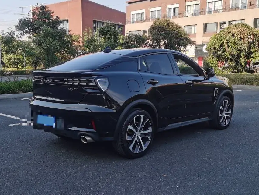 2022 LYNK&CO 05 thumbnail 4