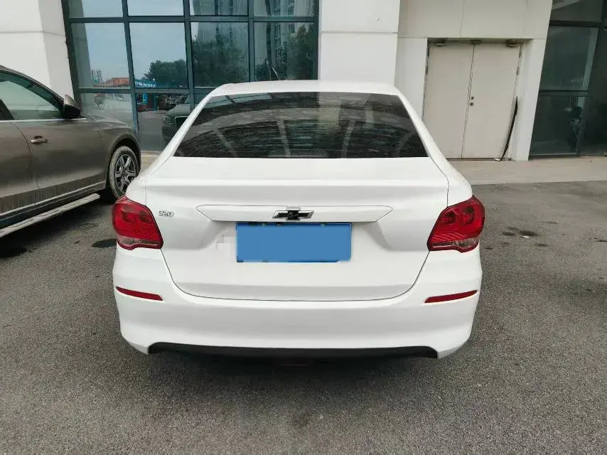 2019 CHEVROLET CAVALIER thumbnail 3