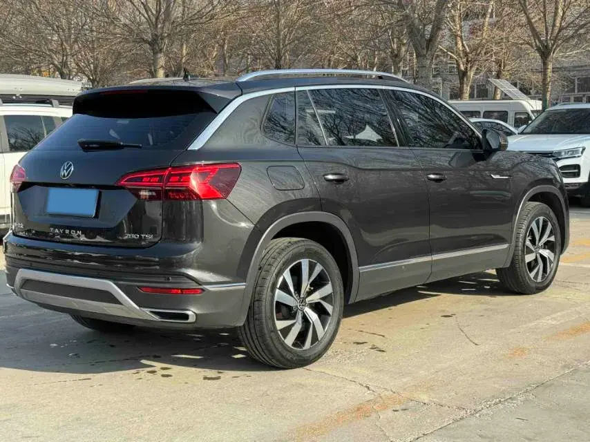 2022 VOLKSWAGEN TAYRON thumbnail 4