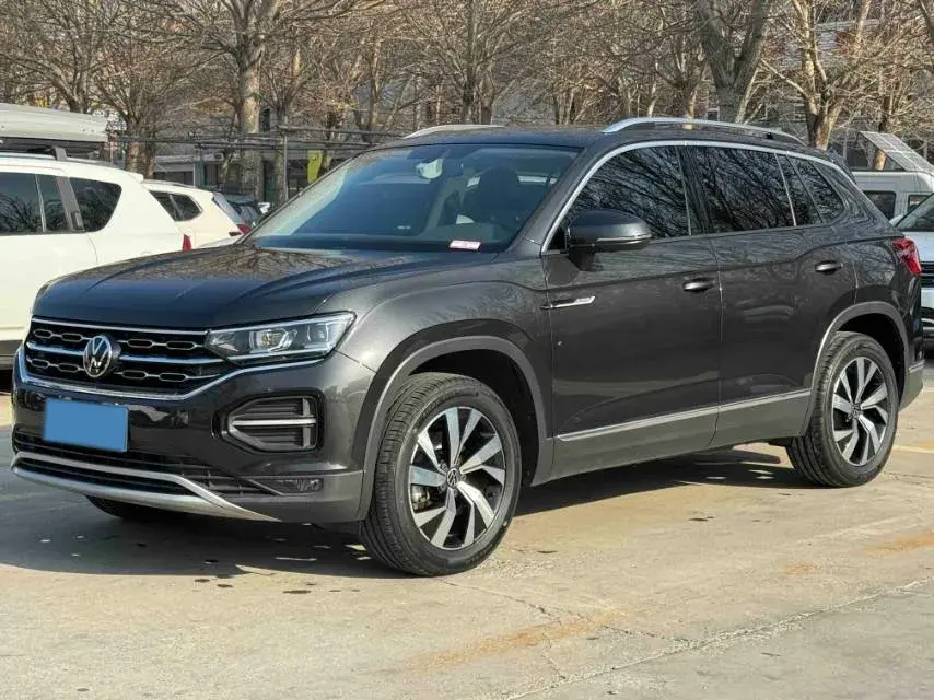 2022 VOLKSWAGEN TAYRON view 1