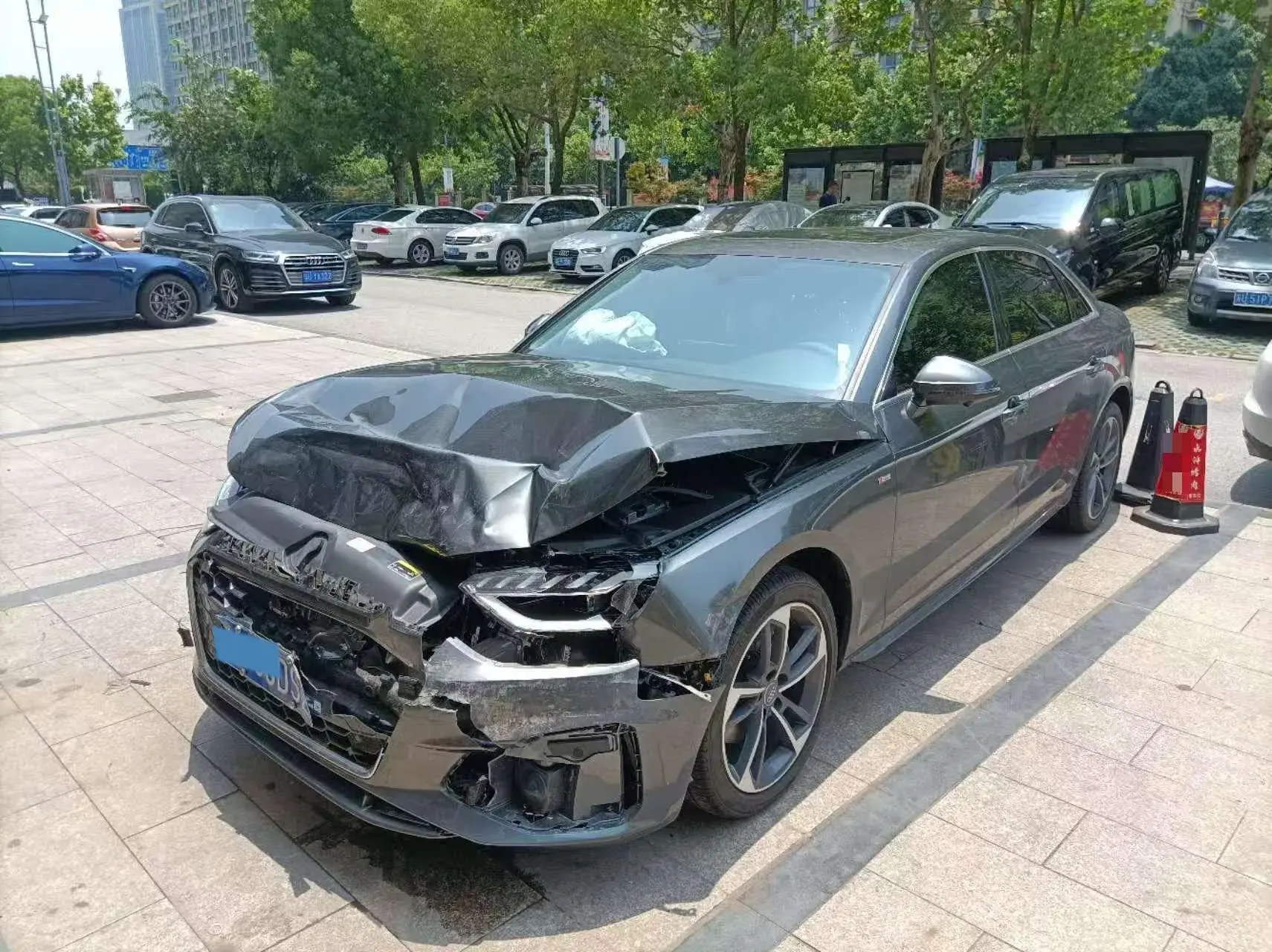 2020 AUDI A4L view 1